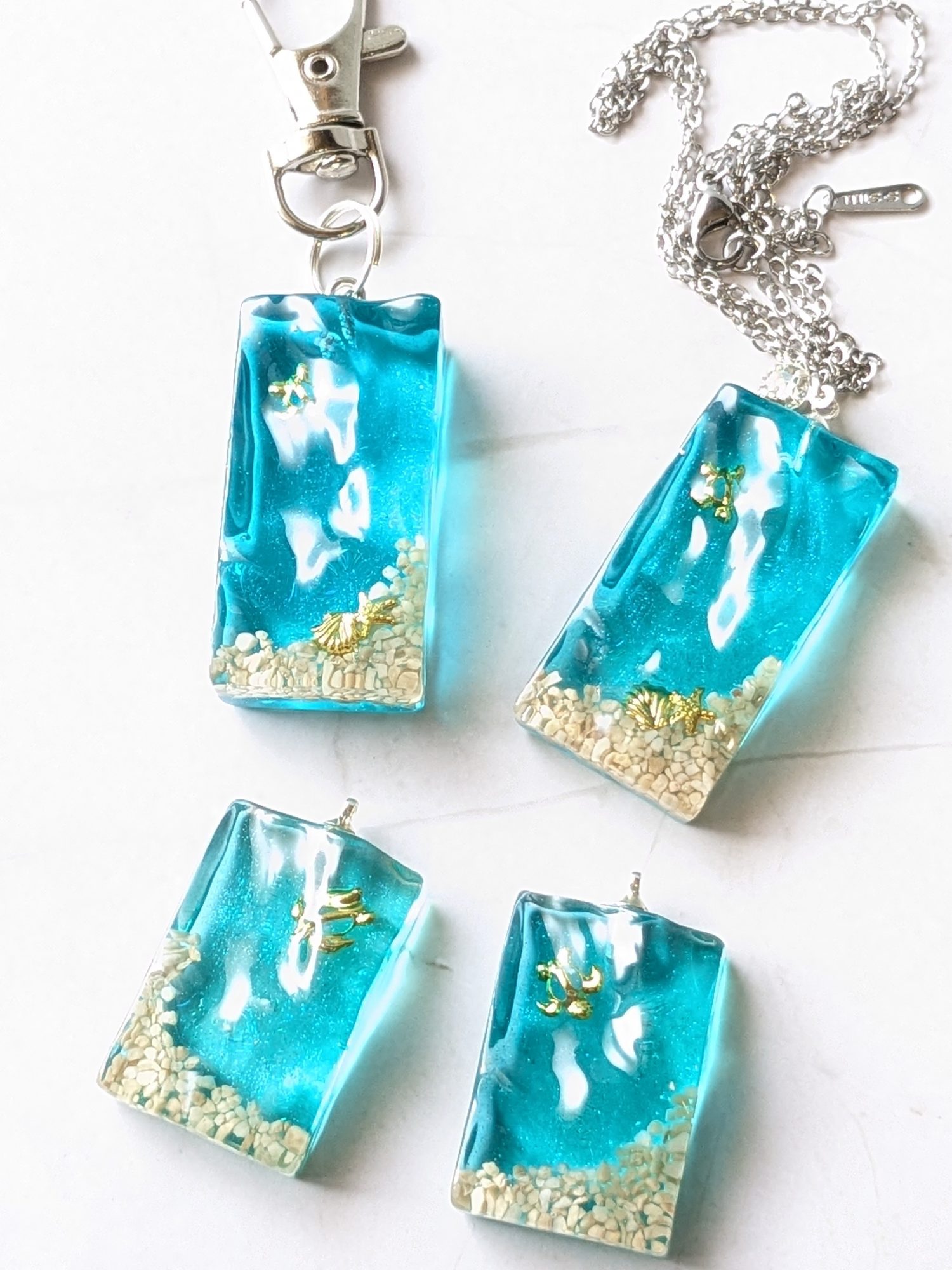  - 海辺に泳ぐうみがめ - アップフェル《公式》金属アレルギー対応アクセサリーパーツ専門ショップ