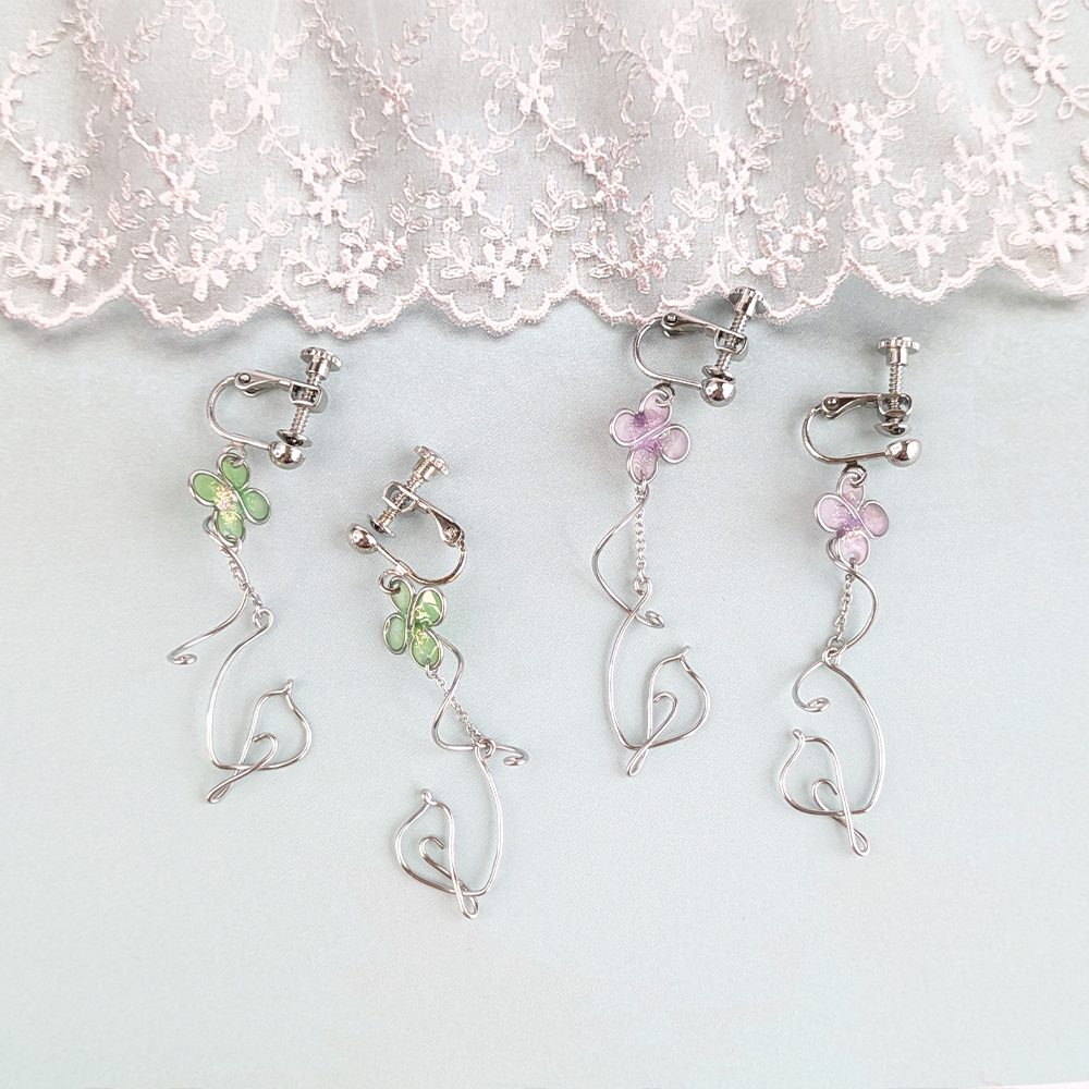  - 四つ葉のクローバー イヤリング｜幸運とコトリ（グリーン） - アップフェル《公式》金属アレルギー対応アクセサリーパーツ専門ショップ