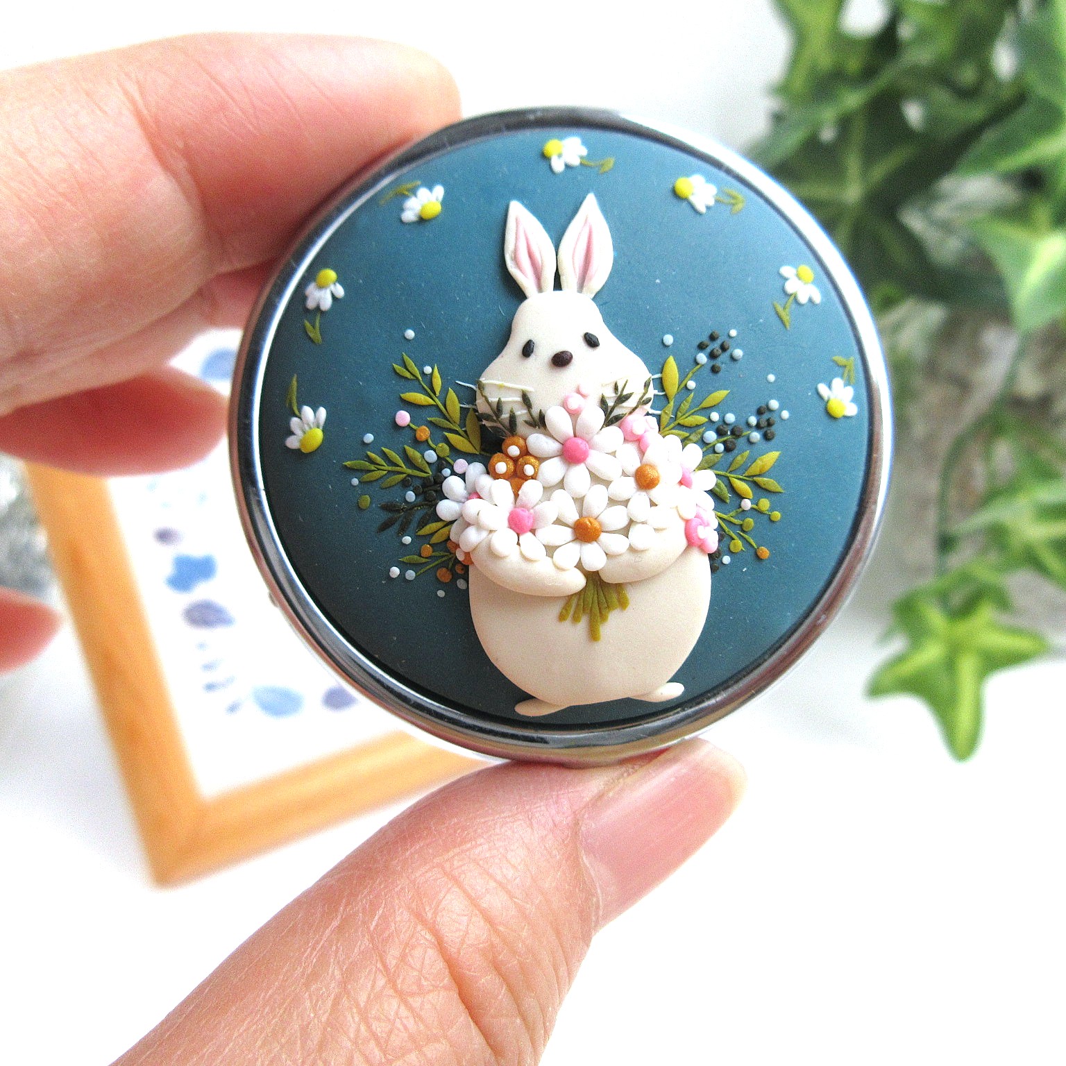  - 心を込めて花束を。ラビットバージョン。小物入れ/ピルケース。 - アップフェル《公式》金属アレルギー対応アクセサリーパーツ専門ショップ