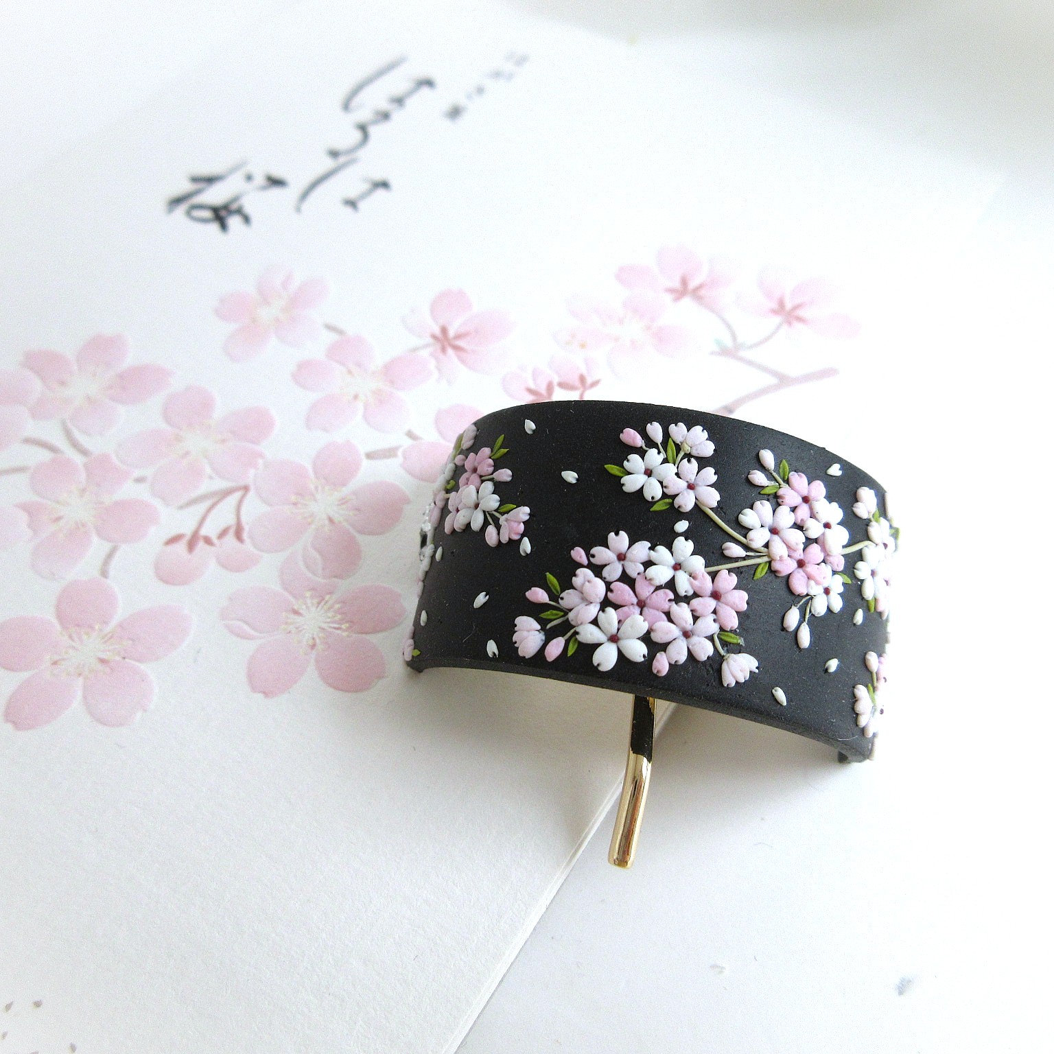  - 心をつかんで離さない、儚く優美な夜桜。ポニーフック - アップフェル《公式》金属アレルギー対応アクセサリーパーツ専門ショップ