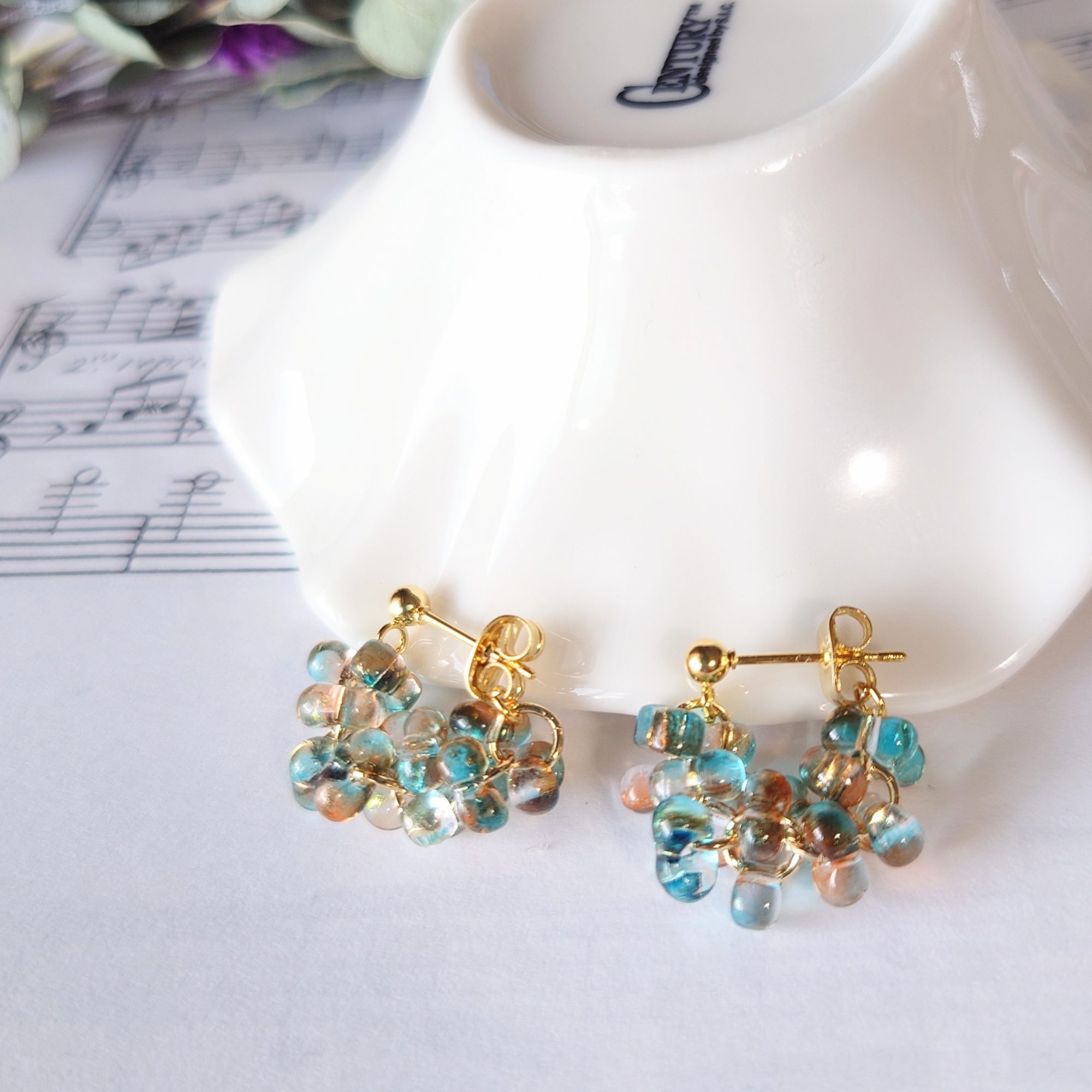  - チェコガラスのつぶつぶフープピアス/イヤリング「宵の海」　 - アップフェル《公式》金属アレルギー対応アクセサリーパーツ専門ショップ